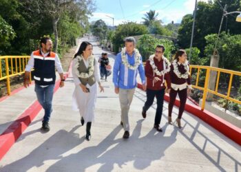 Se mejora la imagen urbana en Berriozábal; entrega Rutilio Escandón obras de pavimentación de calles