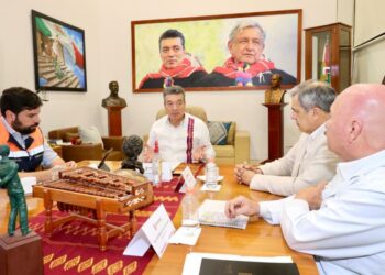 Se reúne Rutilio Escandón con representante de la OPS/OMS, Juan Moya Medina