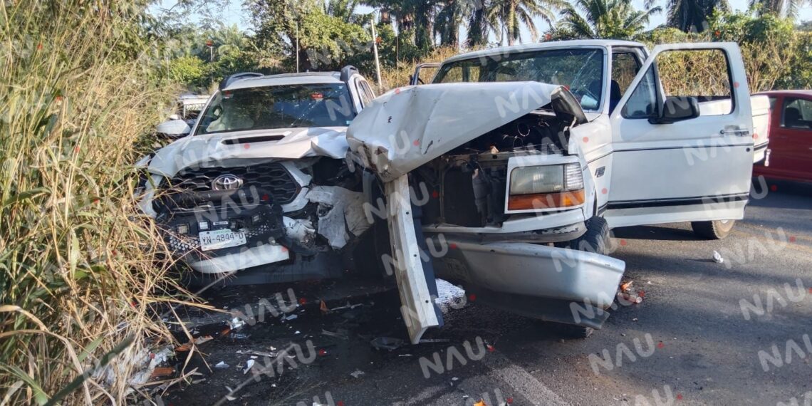 Más de 100 mil pesos deja accidente en el libramiento sur poniente