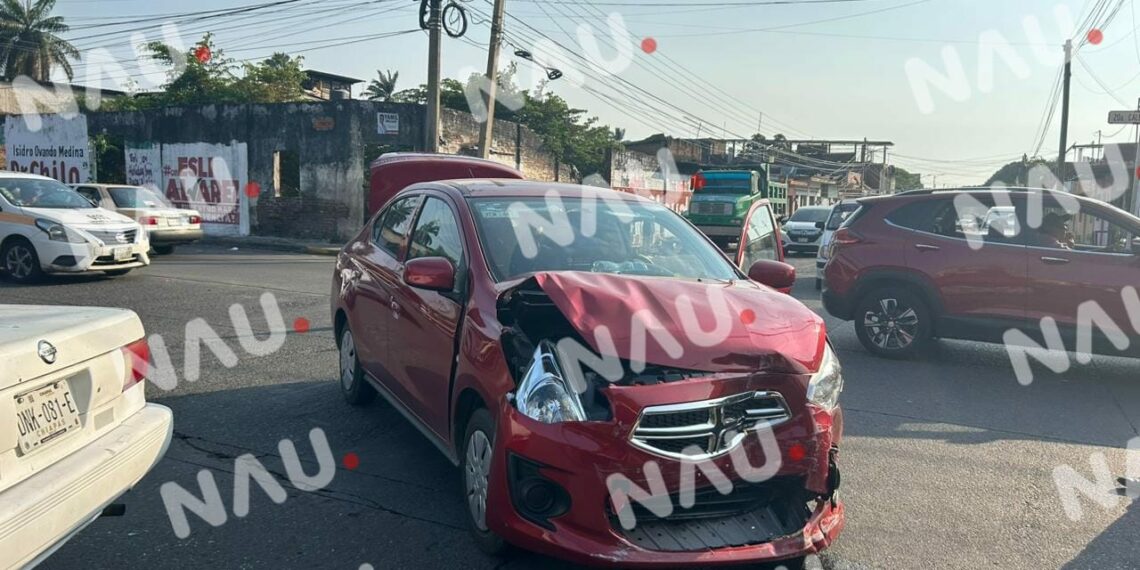 Dos accidentes deja solo daños en el mismo sector