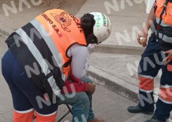 Habitantes de la zona media alta entregan a la FGE a presunto asaltante