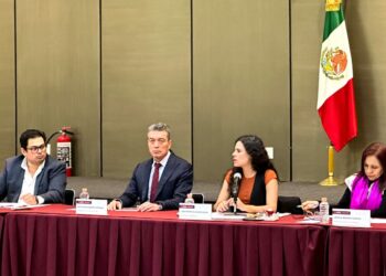 Asiste Rutilio Escandón a reunión con representantes del SNTE-CNTE, encabezada por Luisa María Alcalde