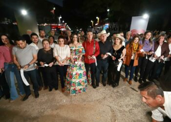 Junto a las familias chiapanecas, Rutilio Escandón inaugura la Feria Chiapas 2023