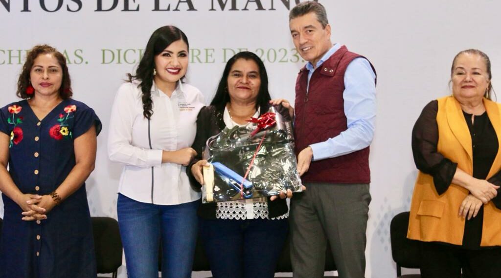 Rutilio Escandón entrega insumos de programas para la prevención social de la violencia en Tuxtla Gutiérrez