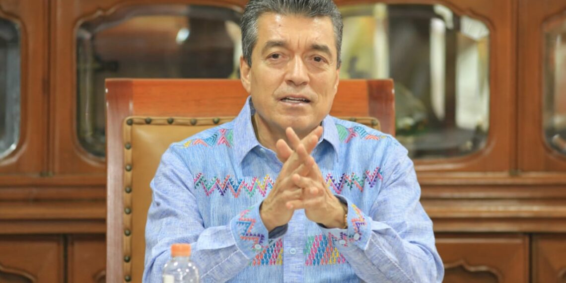 Antes que concluya este gobierno dejaremos una terminal aérea digna, moderna y funcional: Rutilio Escandón