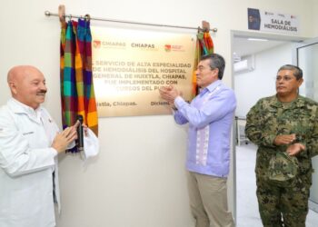 Inaugura Rutilio Escandón área de alta especialidad en hemodiálisis del Hospital General de Huixtla