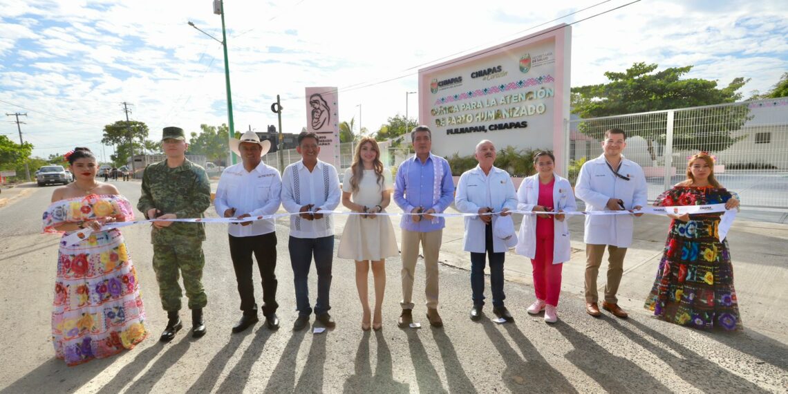 Entrega Rutilio Escandón la Clínica para la Atención Parto Humanizado para las mujeres de Pijijiapan