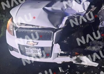 Menor motociclista muere al chocar de frente contra automóvil