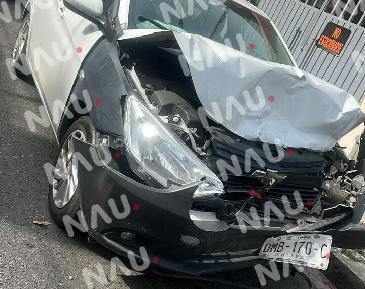 Solo daños materiales deja un accidente en el centro de Tapachula