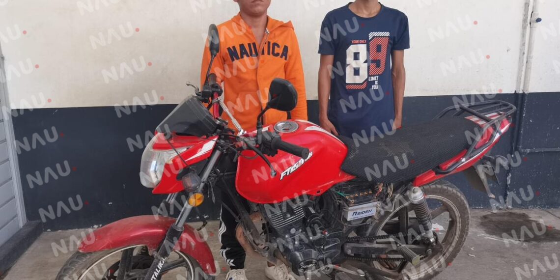 Detienen a dos sujetos con marihuana y arma de fuego