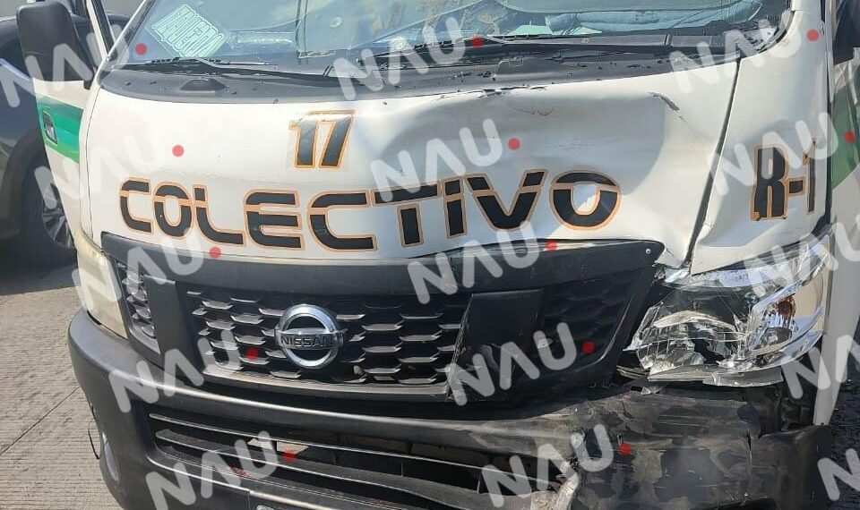 Conductor de unidad de pasaje choca por alcance