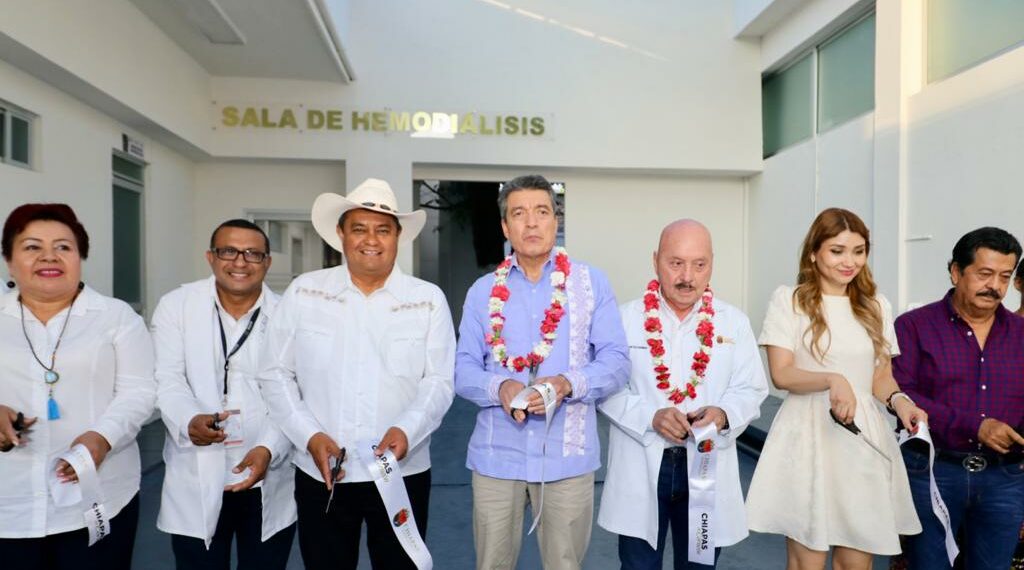 Rutilio Escandón inaugura área de alta especialidad en hemodiálisis en Hospital “Dr. Juan C. Corzo”, de Tonalá