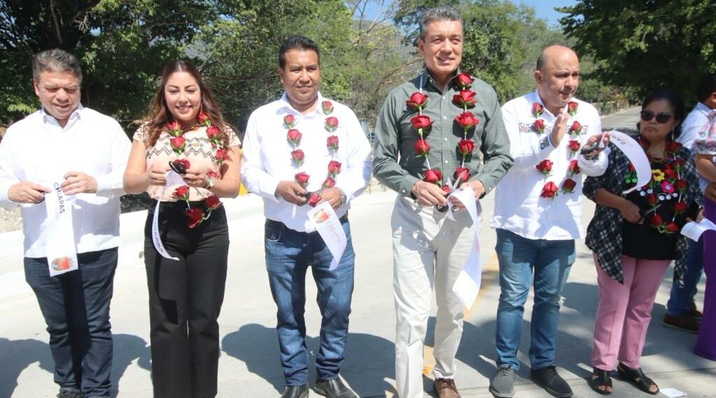 En Tzimol, Rutilio Escandón beneficia al ejido Dr. Manuel Velasco Suárez, con nuevo puente
