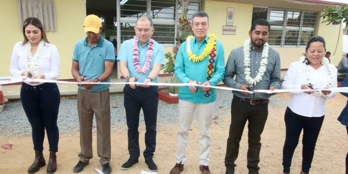 En Jiquipilas, Rutilio Escandón inaugura espacios educativos en la Primaria “Pilar Espinosa de León”