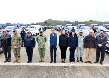 Entrega Rutilio Escandón 213 patrullas, uniformes y equipamiento tecnológico a la SSyPC