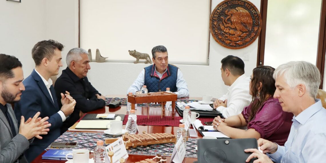 Se reúne Rutilio Escandón con Maurilio Rojano, oficial de Seguridad Regional de la Embajada de EUA