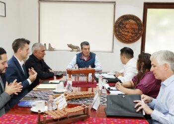 Se reúne Rutilio Escandón con Maurilio Rojano, oficial de Seguridad Regional de la Embajada de EUA