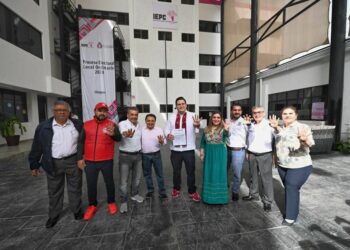 Eduardo Ramírez celebra histórico registro de coalición de siete partidos