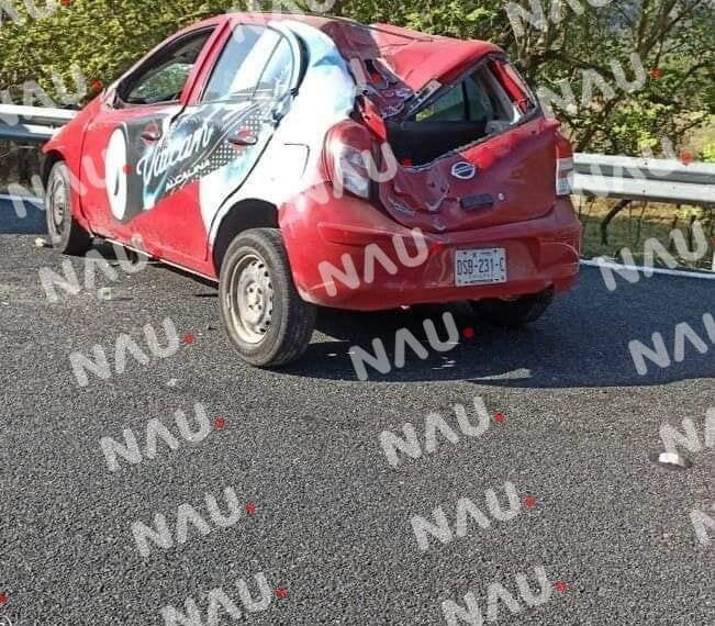 Tapachulteco vuelca en Pijijiapan en su vehículo