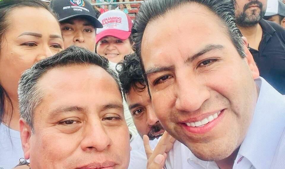 Acompaña “el Conta”, Isaías Verdugo Roblero, al encuentro con la militancia que sostuvo Eduardo Ramirez Aguilar.