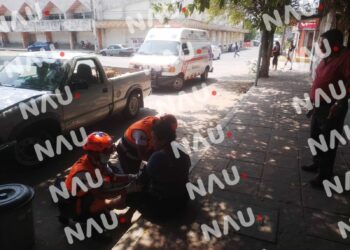 Choque de dos unidades deja solo daños y una persona con lesiones leves