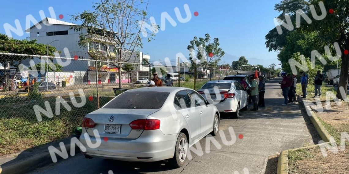 Choque en el par vial de la 9 sur deja daños materiales por más de 40,000 pesos