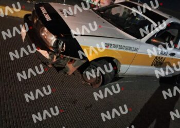 Con huellas de choque abandonan taxi local en Tapachula