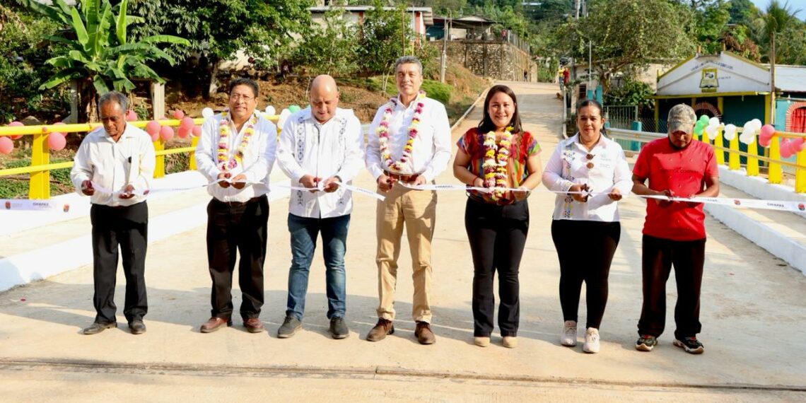 Beneficia Rutilio Escandón con construcción de puente vial a habitantes de Escuintla