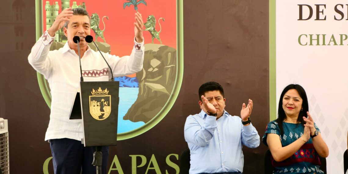 Desde Chiapa de Corzo, Rutilio Escandón encabeza entrega de ayudas funcionales a personas con discapacidad