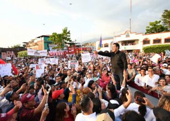 “Los jóvenes van a trascender en Chiapas: Eduardo Ramírez