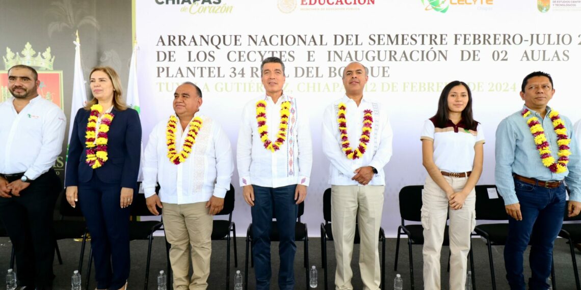 Inaugura Rutilio Escandón Ciclo Escolar en el Cecyte Chiapas e inaugura cancha de usos múltiples del Plantel 34