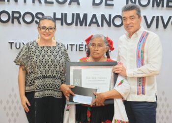 Rutilio Escandón entrega nombramientos Tesoros Humanos Vivos de Chiapas