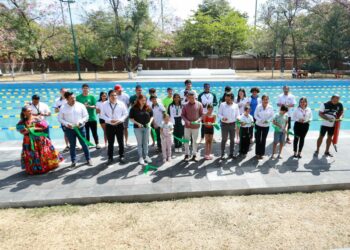 Rutilio Escandón y Zoé Robledo reinauguran alberca de la Unidad Deportiva “Panchón Contreras” del IMSS