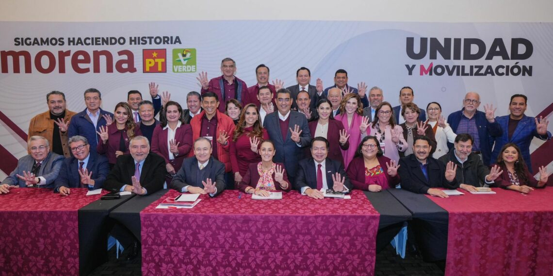 Eduardo Ramírez acompaña a Claudia Sheinbaum a su registro como candidata presidencial