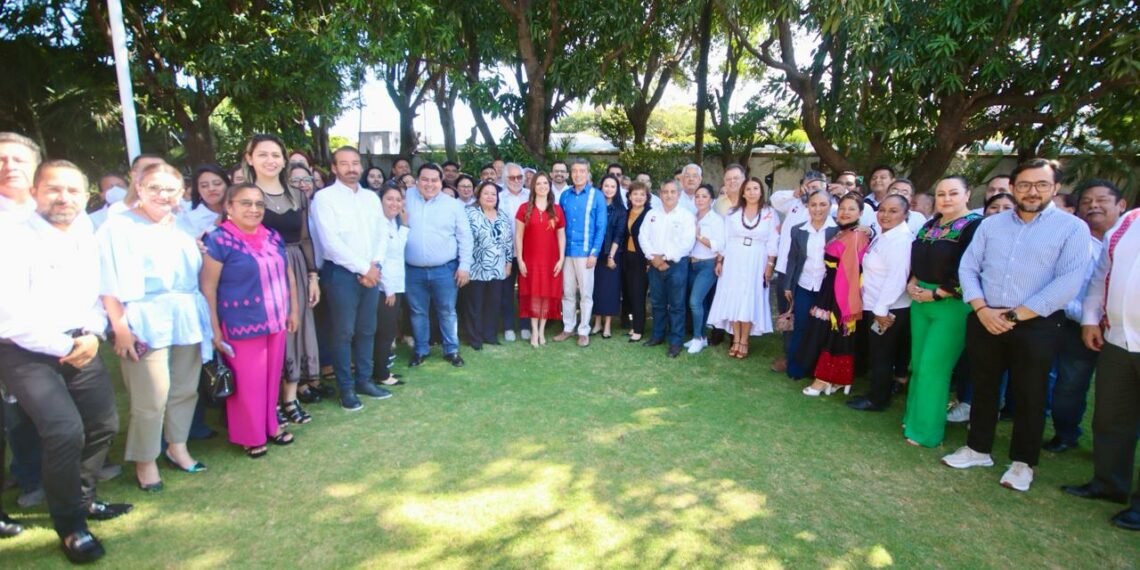 Rutilio Escandón inaugura Unidad Móvil del Canal 10 en formato Full HD del SCHRTyC