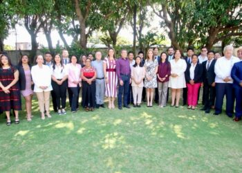 Rutilio Escandón reconoce a participantes del 14 Parlamento Juvenil “Enoch Cancino Casahonda”