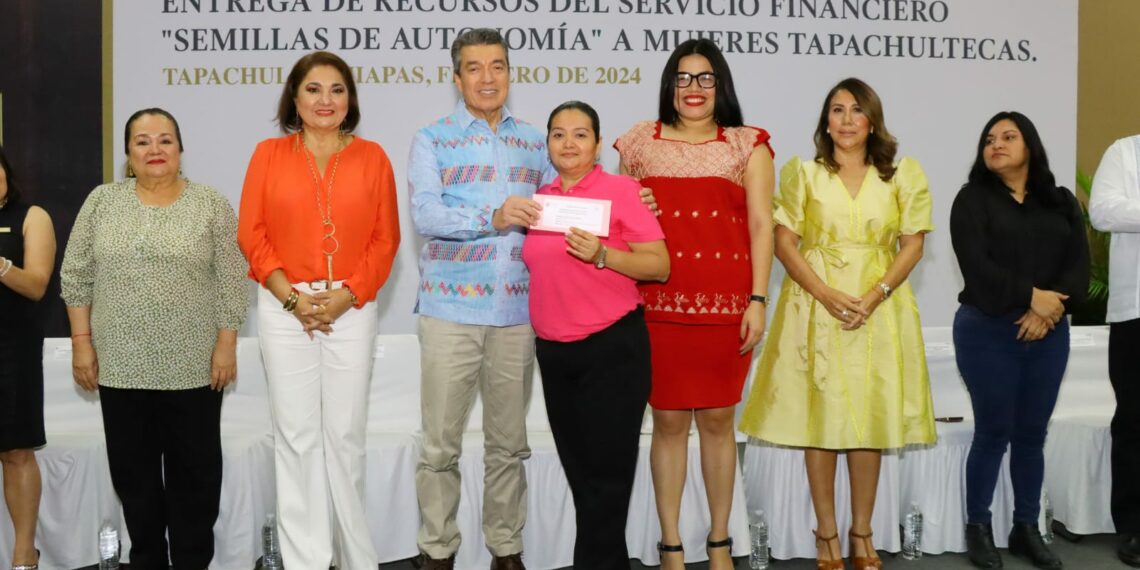 En Tapachula, beneficia Rutilio Escandón a mujeres con microcréditos “Semillas de Autonomía”