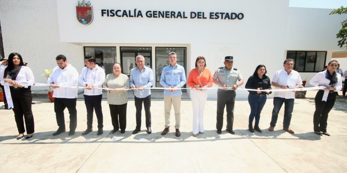 Inaugura Rutilio Escandón rehabilitación del edificio de la Fiscalía de Inmigrantes, en Tapachula