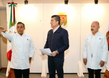 Rutilio Escandón toma protesta a Francisco Arturo Mariscal Ochoa como titular de la Secretaría de Salud