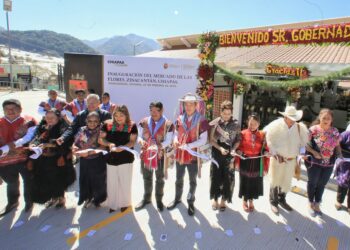 Inaugura Rutilio Escandón construcción del Mercado de las Flores, en Zinacantán