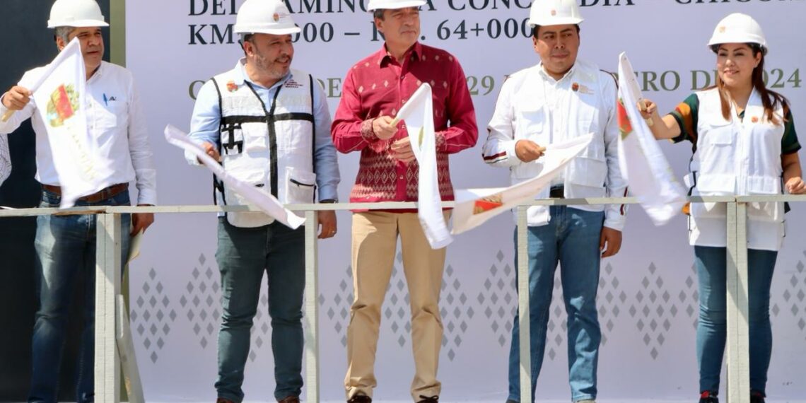Rutilio Escandón da banderazo de inicio de reconstrucción del camino La Concordia-Chicomuselo