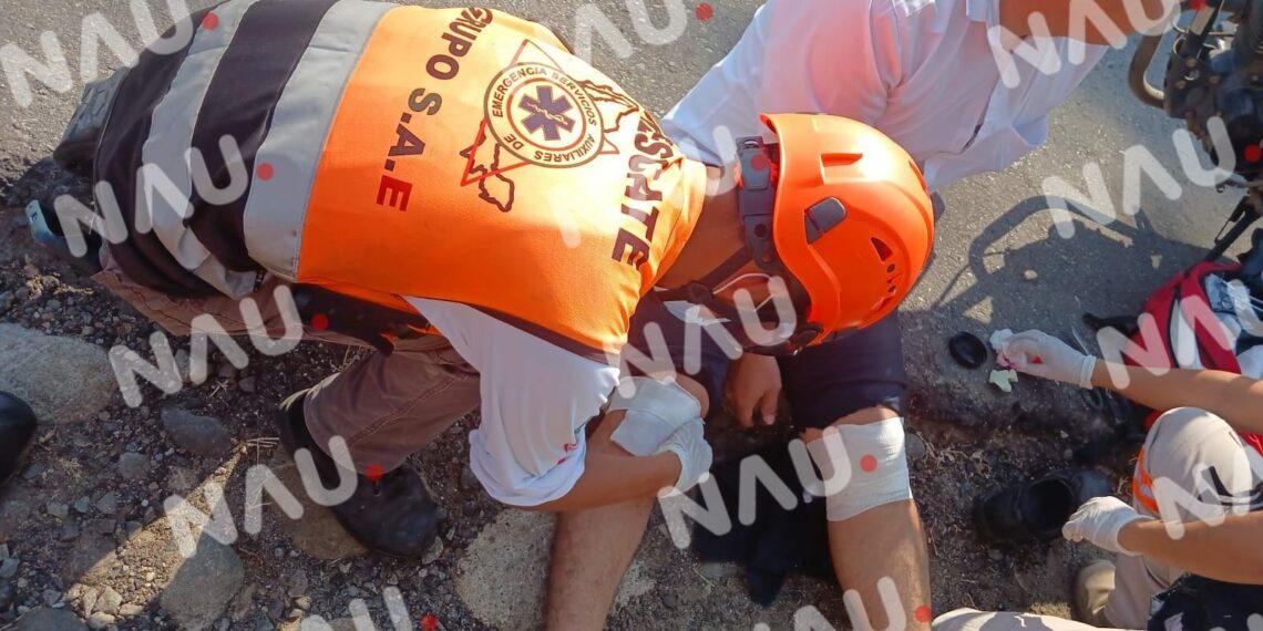 Motociclista herido en Tuxtla Chico después de ser chocado por un vehículo que escapa de la escena
