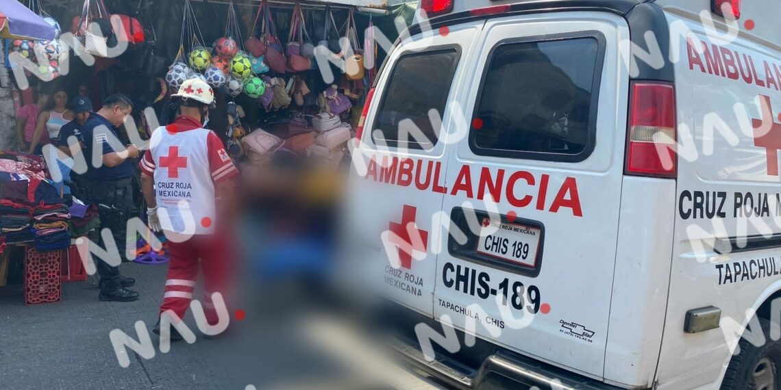 Muere una persona en plena calle del centro de Tapachula