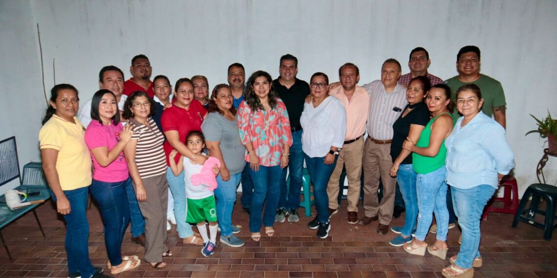 Se reúne Yamil Melgar con integrantes del sindicato de salud.