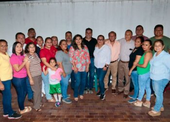 Se reúne Yamil Melgar con integrantes del sindicato de salud.