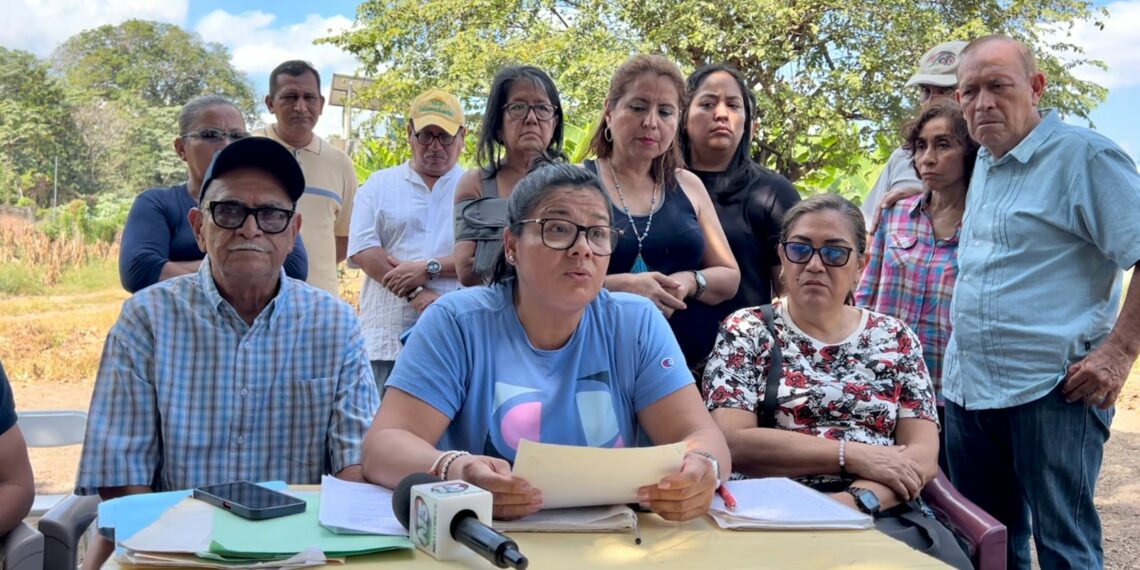 “Vídeo” GRUPO INMOBILIARIO DEFRAUDO A VECINOS DEL FRACCIONAMIENTO “EL JARDIN”.