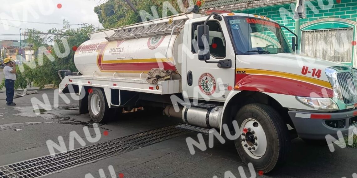 “Vídeos” Incendio provocado consume bambú en arroyo del Coatancito, en Tapachula