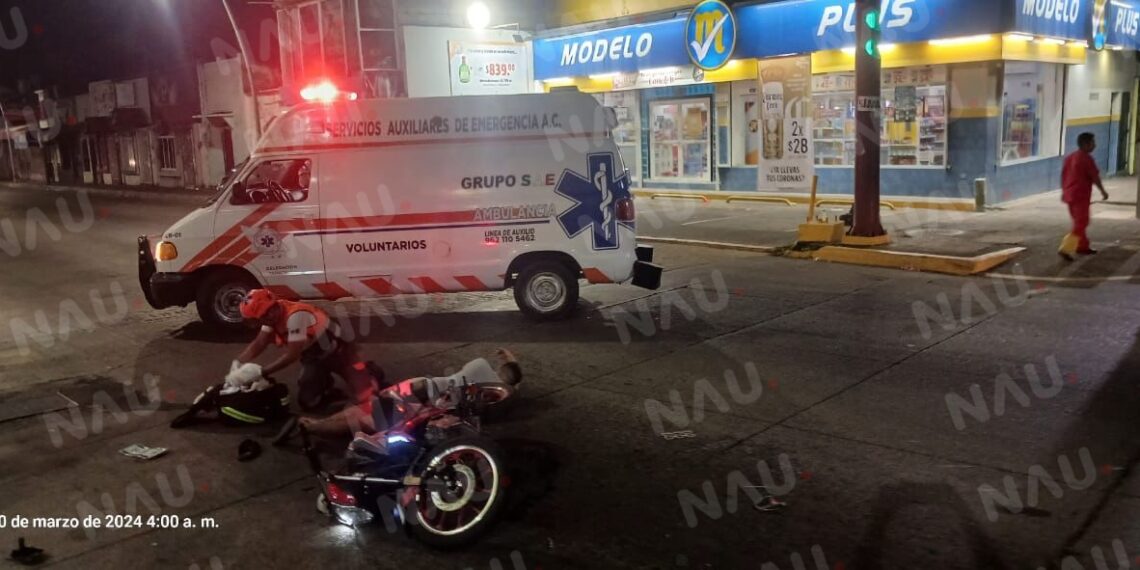 Motociclista gravemente herido tras ser arrollado por una combi en Tapachula