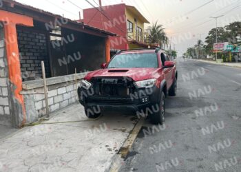 Encuentran camioneta abandonada en Puerto Madero, Chiapas