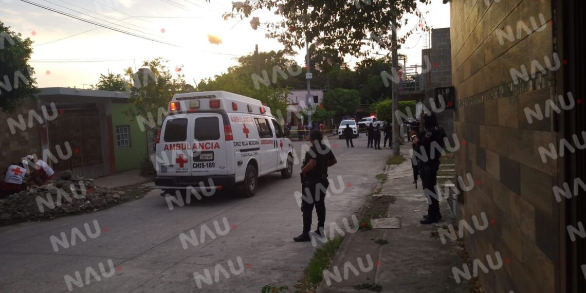 Cubano con Esquizofrenia Amenaza a Mujer: Taxista Interviene en Confusión